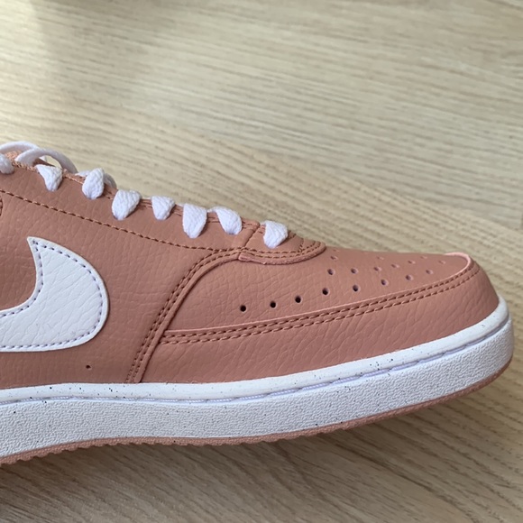 BRAND NEW Nike Women’s Size 8 Court Vision Low Blush Pink + Box - Picture 6 of 10